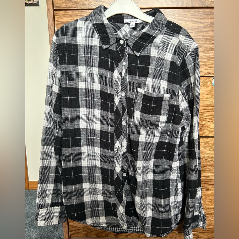 Plaid flannel - Picture 2 of 4